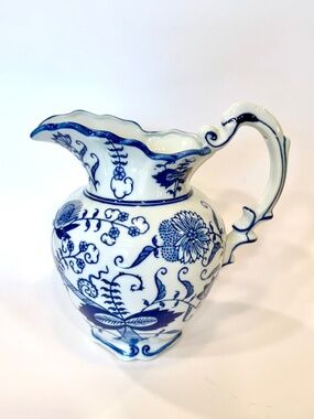 Vintage 1987 Seymour Mann China Blue Fine Porcelain Water Pitcher 9" Blue Onion
